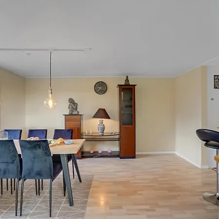 3 Bedroom In Holiday home